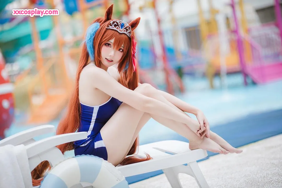 Guaxi Jiang sebagai Daiwa Scarlet - Album Renang Uma Musume